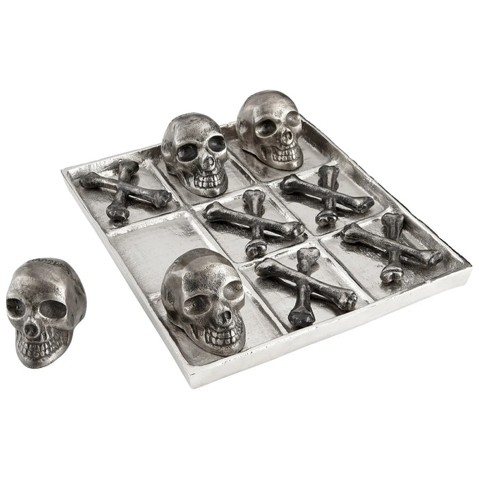 Skull & Cross Bones Tic Tac Toe Game