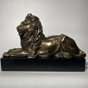 lion on base statue 