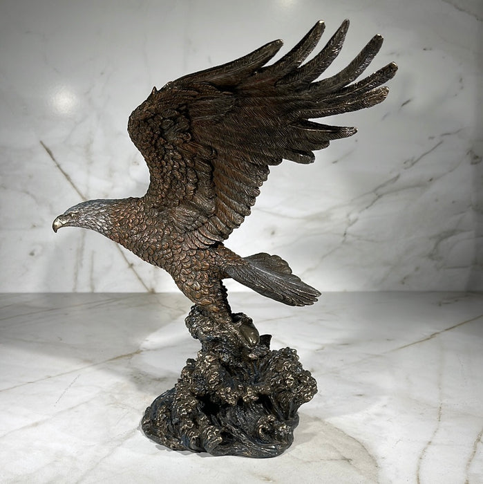 bald Eagle statue 