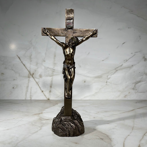 jesus on cross statue 