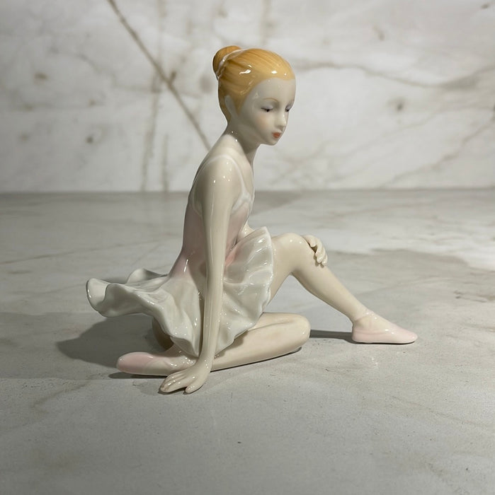 porcelain ballerina statue 