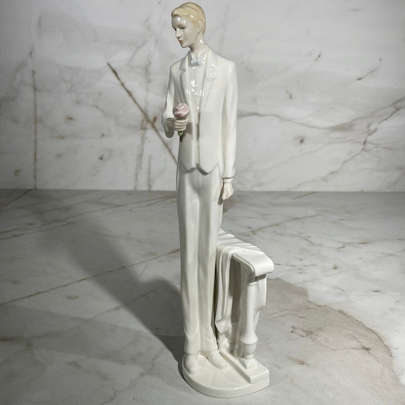 statue wedding groom