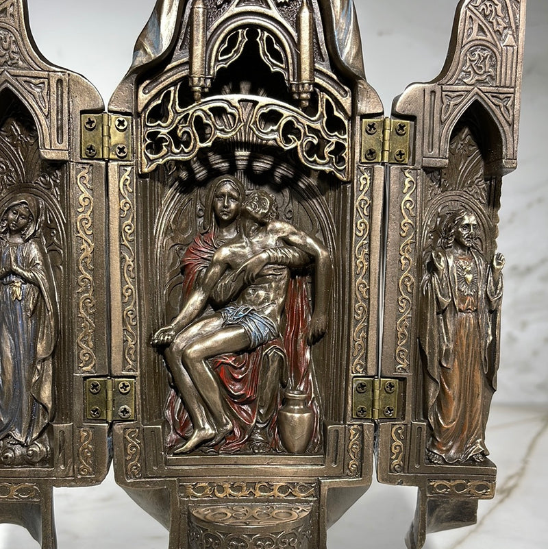 lady of grace detail 