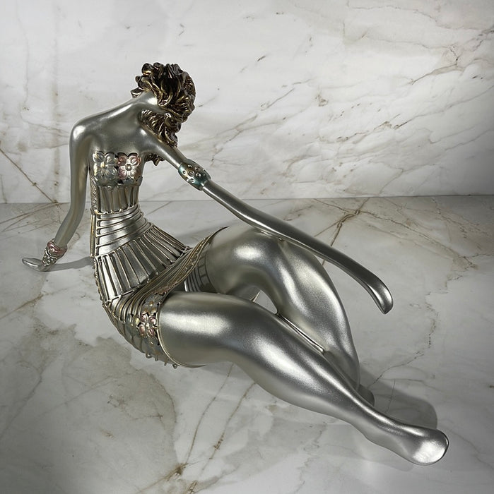 gorgeous modern female sculpture 