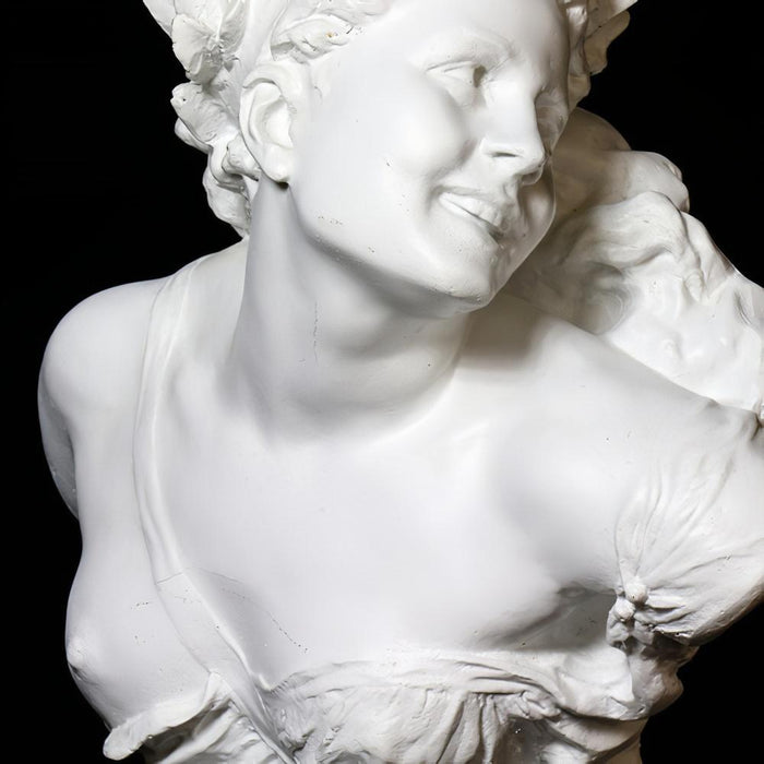 La Danse Bust