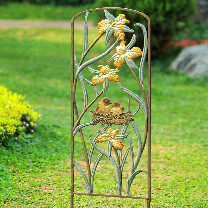 Wide Lovebirds in Nest Trellis For Garden