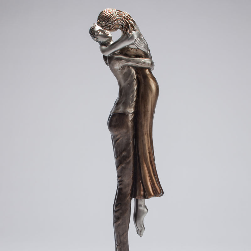 The Kiss - Modern Couple Sculpture