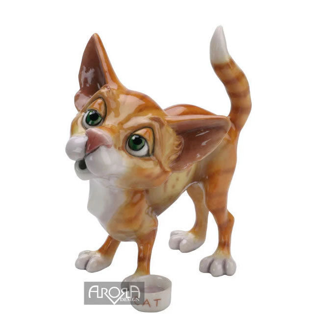 Lisa the Cat Figurine-Little Paws