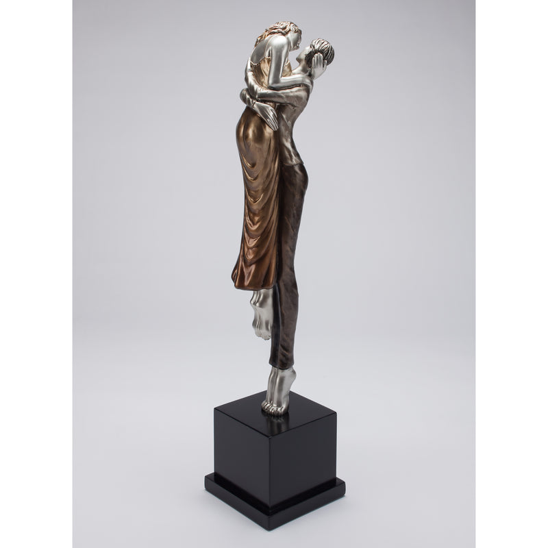 The Kiss - Modern Couple Sculpture