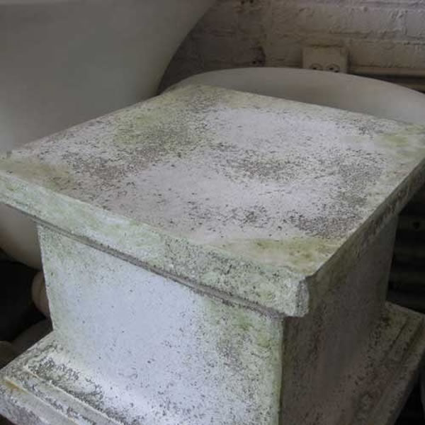 Reed Riser Pedestal