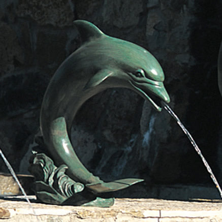 Single Dolphin Garden Fountain-Medium