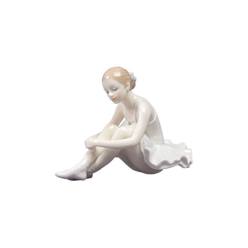 Contemplation Ballerina Statue, Lilac
