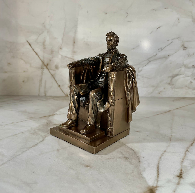 Seated Abraham Lincoln Statue- Large