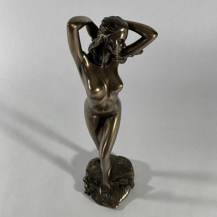 posing-nude-female-sculptures