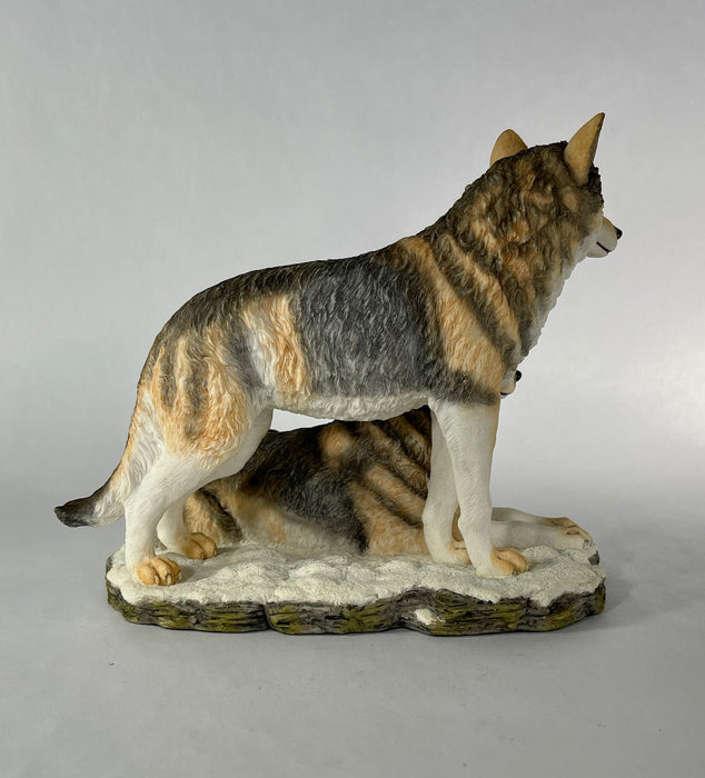 Wolf Pack Sculpture