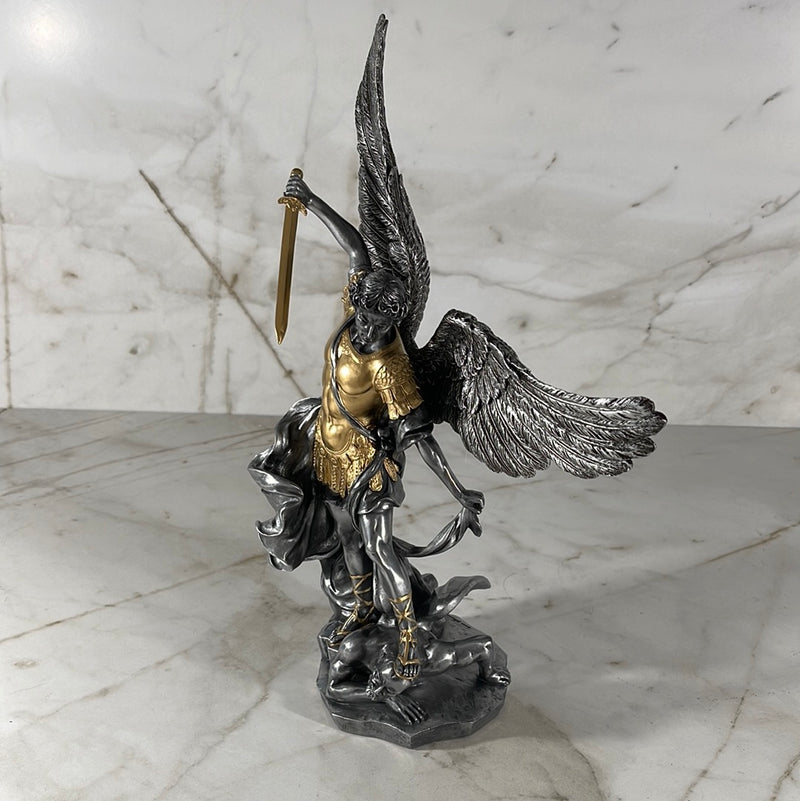 Saint-Michael-Sculpture