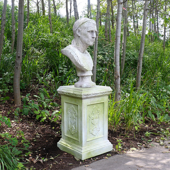 Grif Pedestal