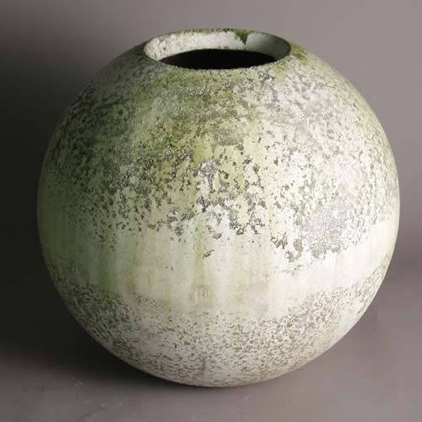 Relm Sphere Pot- 30 Inch